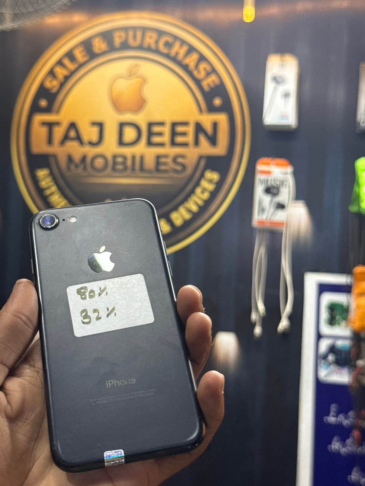 iPhone 7 · 32GB