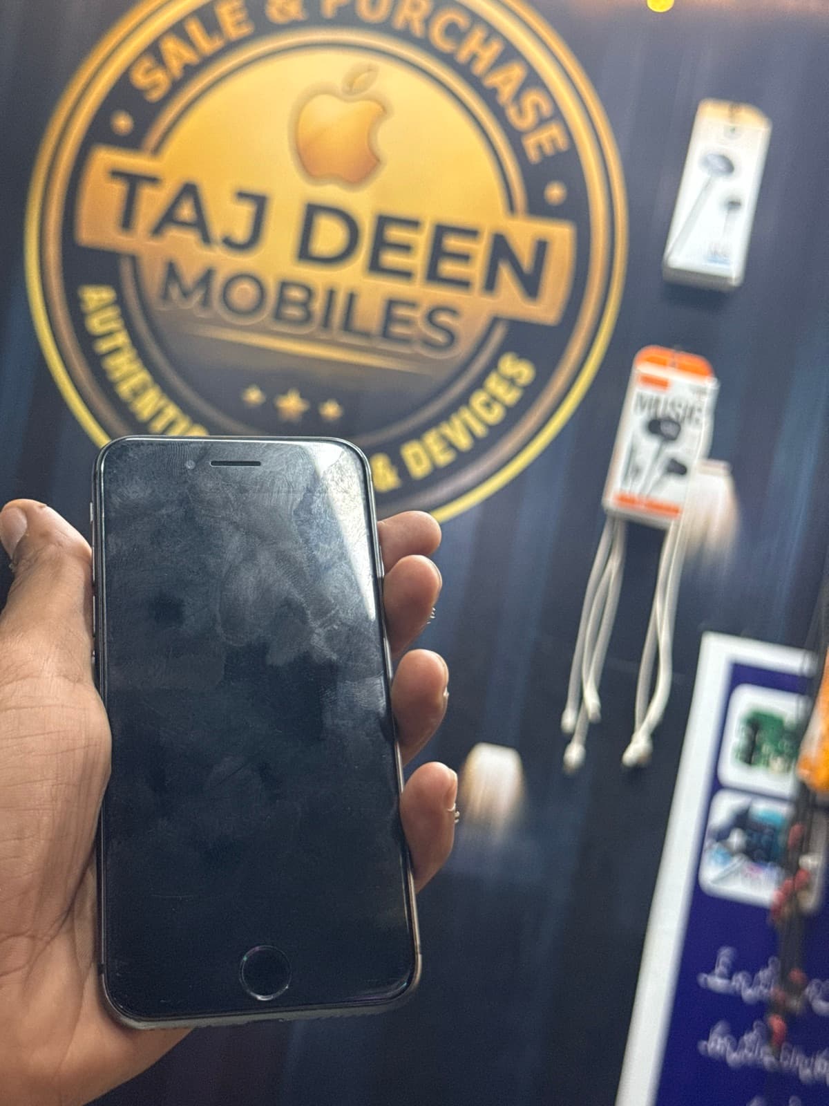 Apple iPhone 8 64GB in Space Gray — photo 2