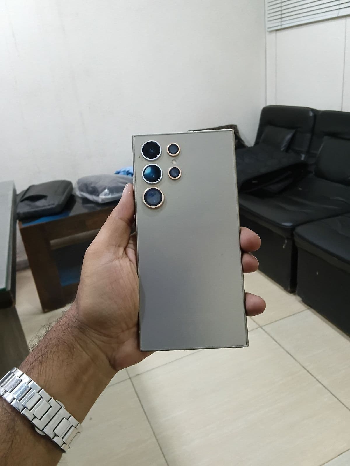 Galaxy S24 Ultra · 12GB / 256GB