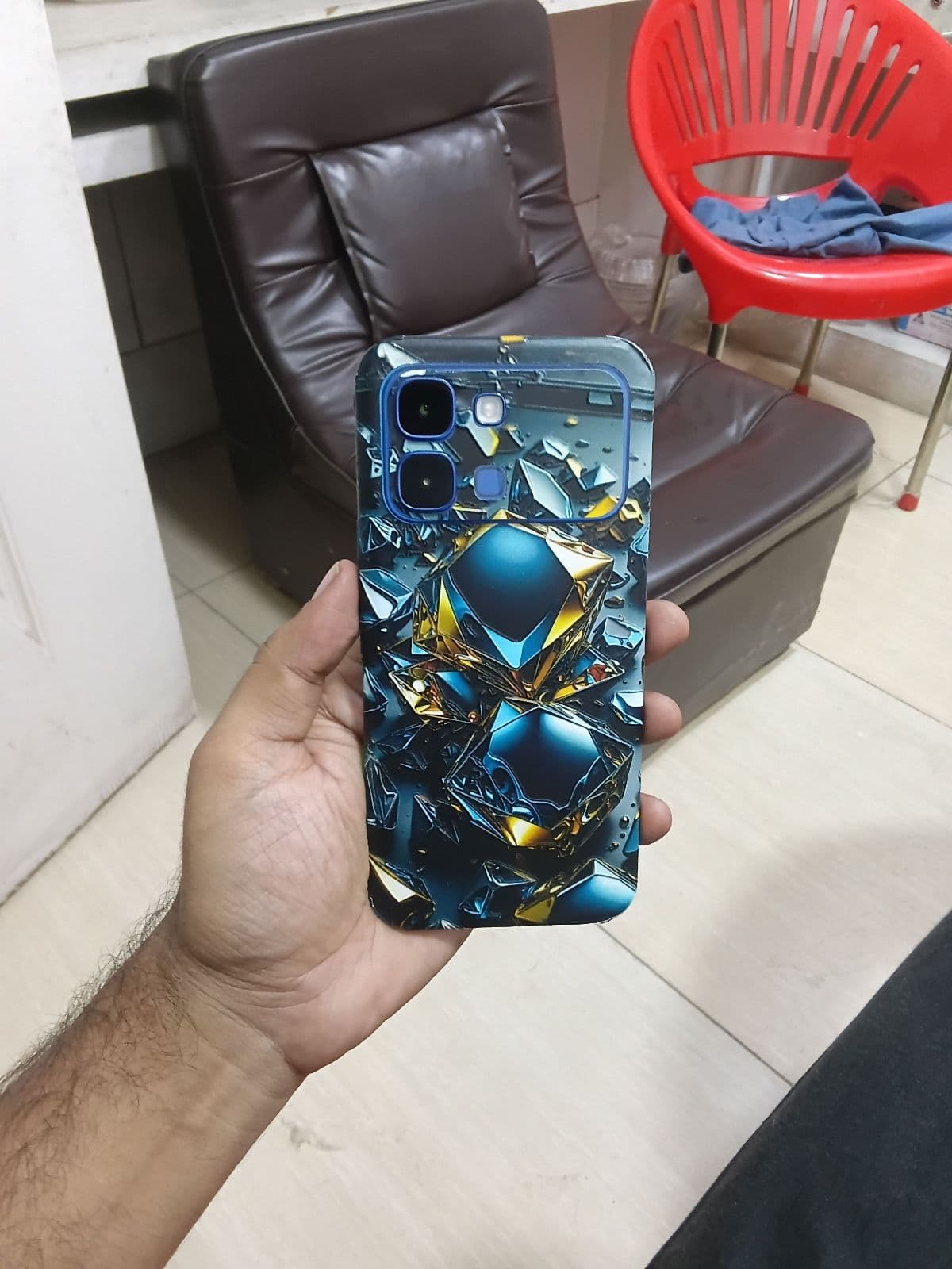 Infinix Note Edge · 8GB / 256GB