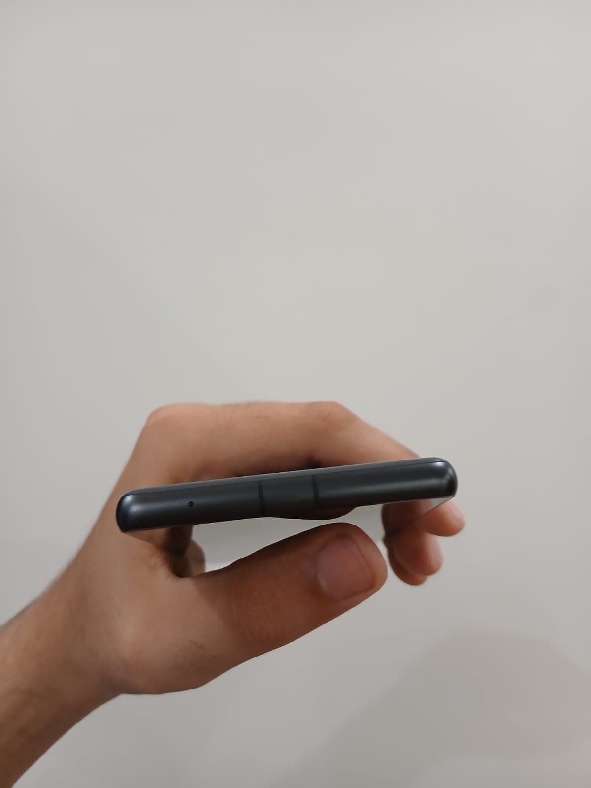 Google Pixel 7a 8GB / 128GB in Charcoal — photo 5