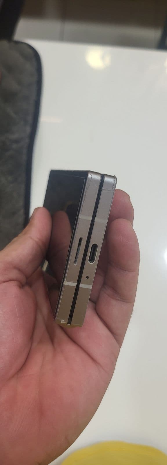 Samsung Galaxy Z Fold6 12GB / 256GB in Silver Shadow — photo 3