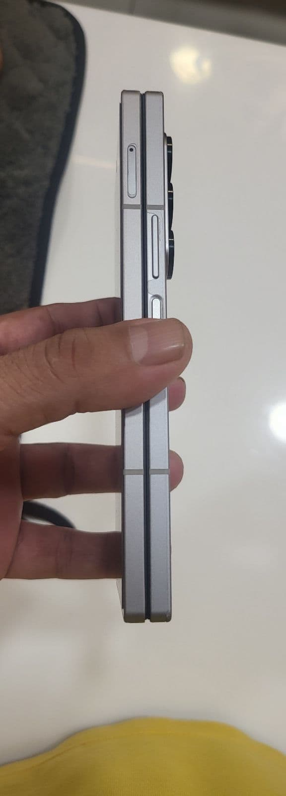 Samsung Galaxy Z Fold6 12GB / 256GB in Silver Shadow — photo 2