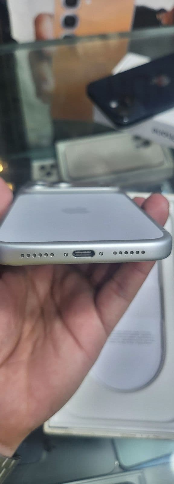 Apple iPhone 17 Pro Max 256GB in Silver — photo 4