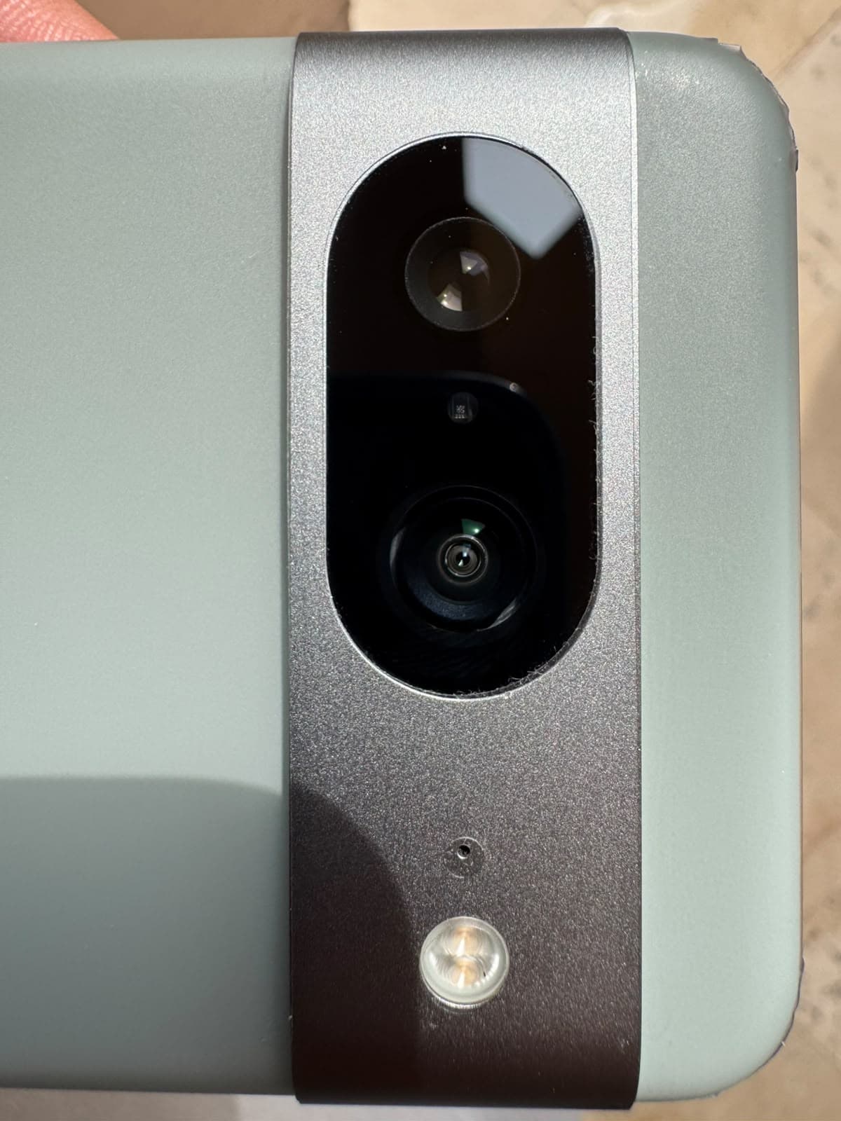 Google Pixel 8 8GB / 128GB in Hazel — photo 1