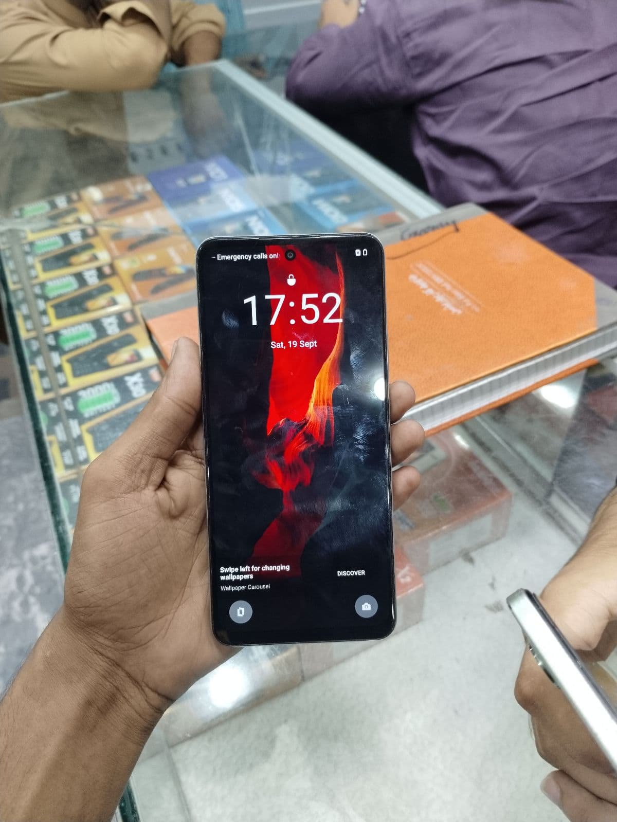 Realme C71 6GB / 128GB in White Swan — photo 2