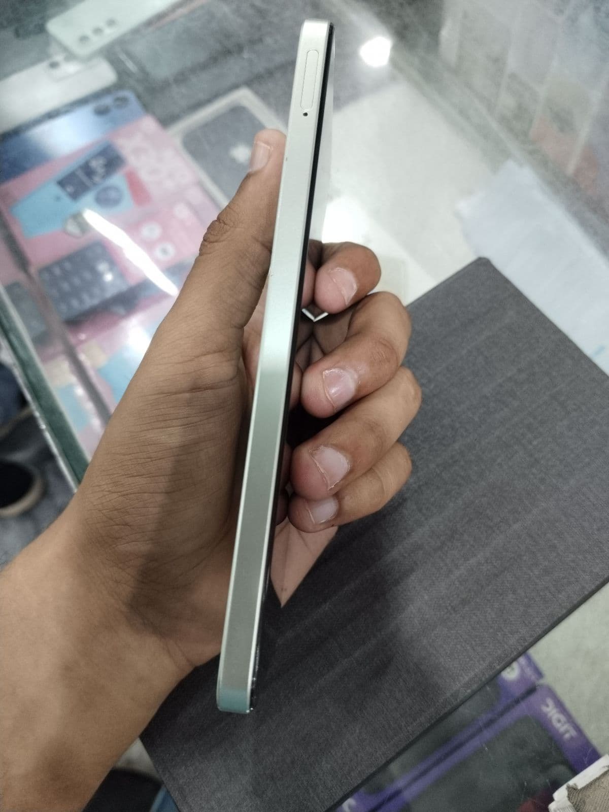 Realme Note 60x 3GB / 64GB in Wilderness Green — photo 3