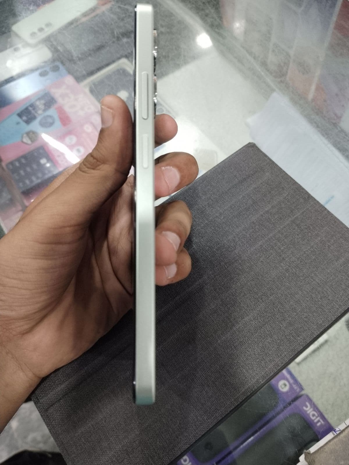 Realme Note 60x 3GB / 64GB in Wilderness Green — photo 2