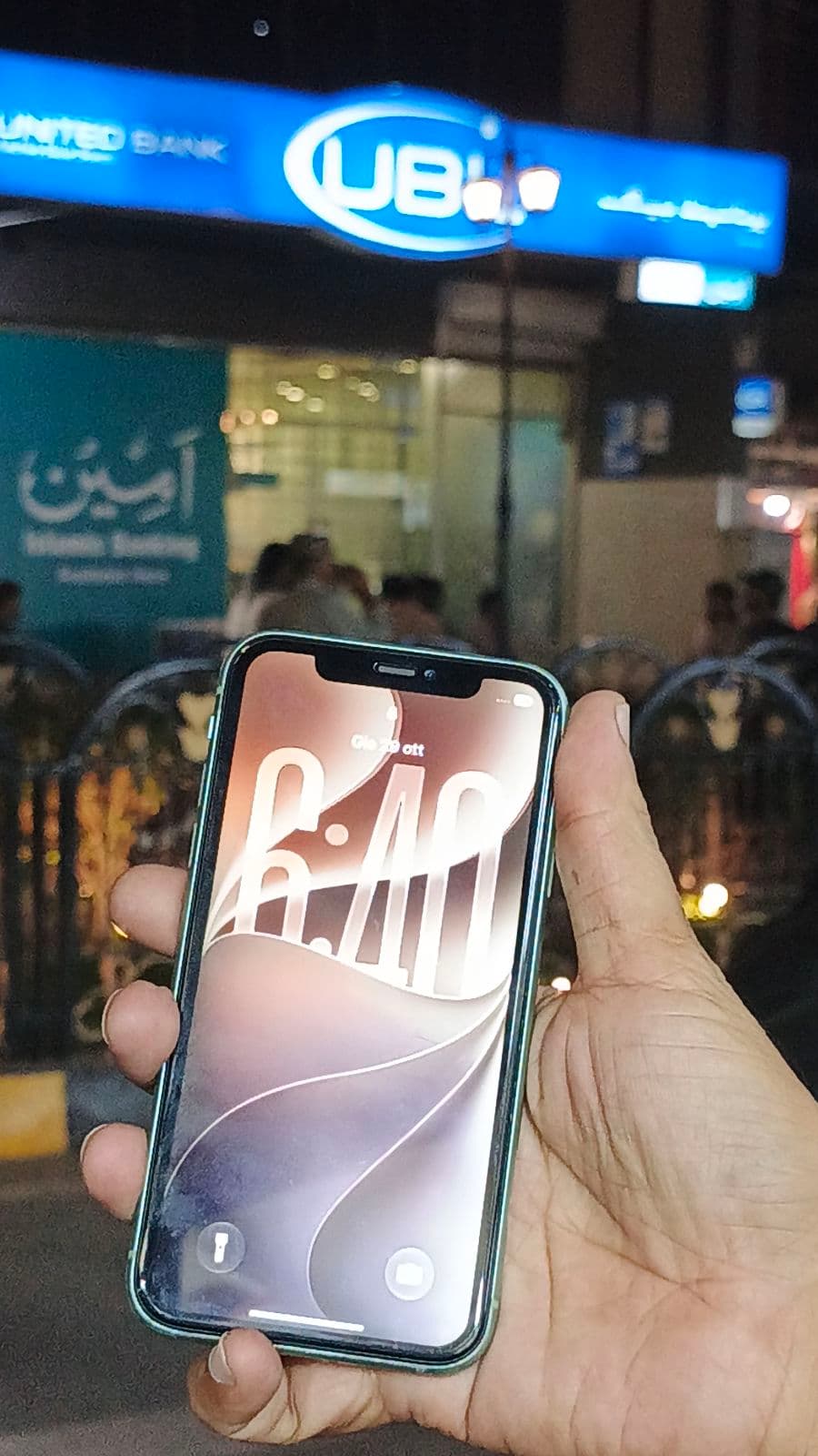 Apple iPhone 11 128GB in Green — photo 3