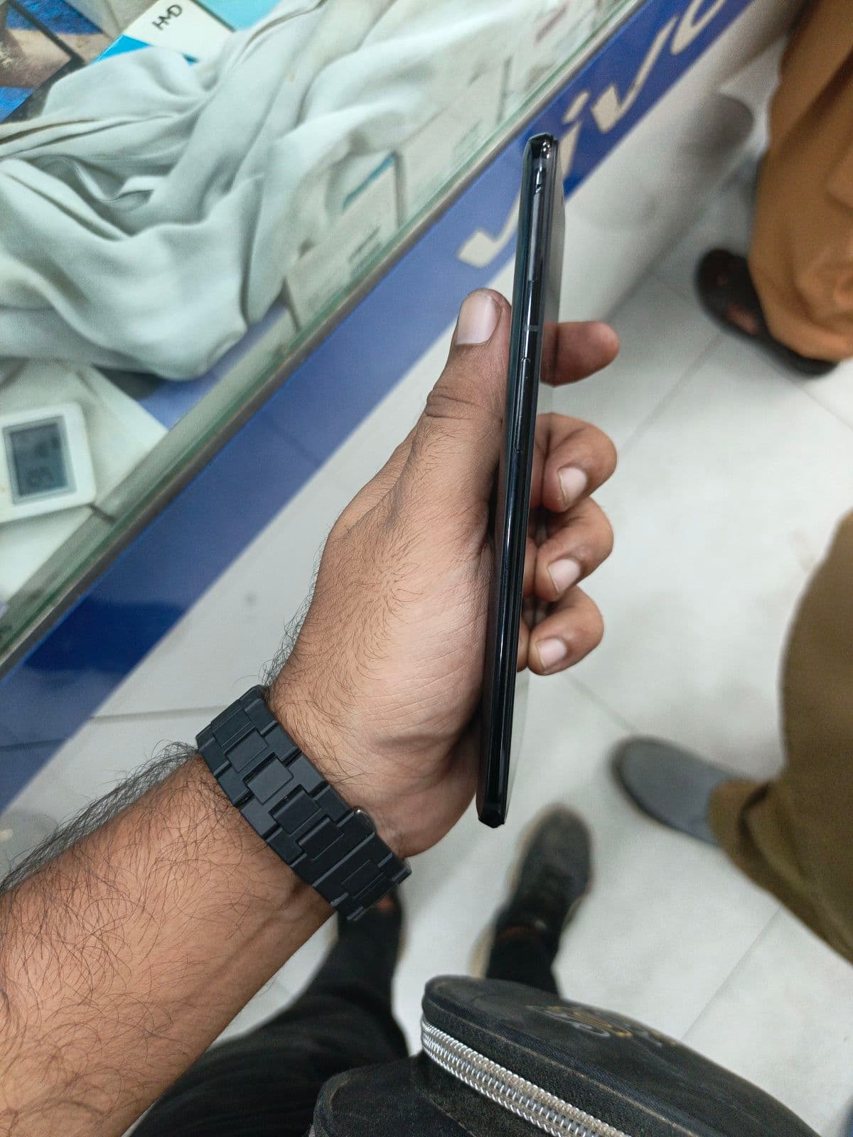 OnePlus 6 6GB / 64GB in Mirror Black — photo 3