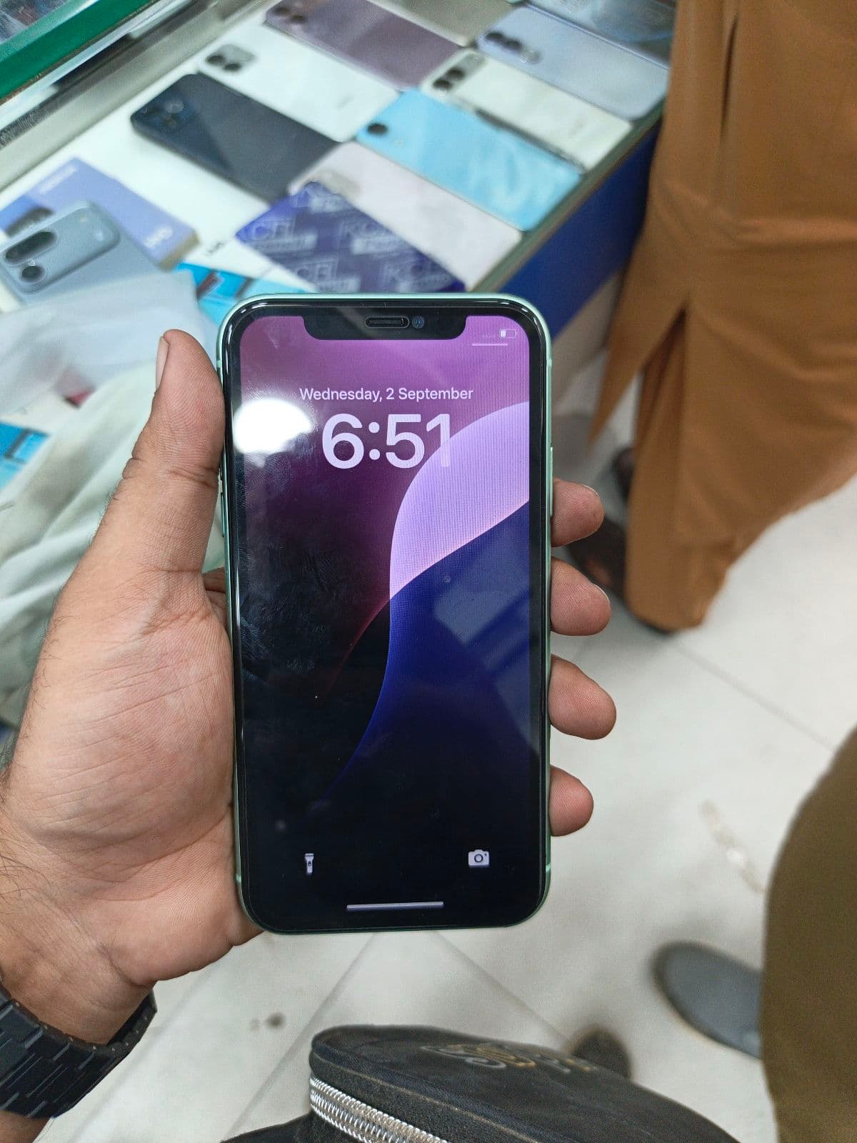 Apple iPhone 11 64GB in Green — photo 2
