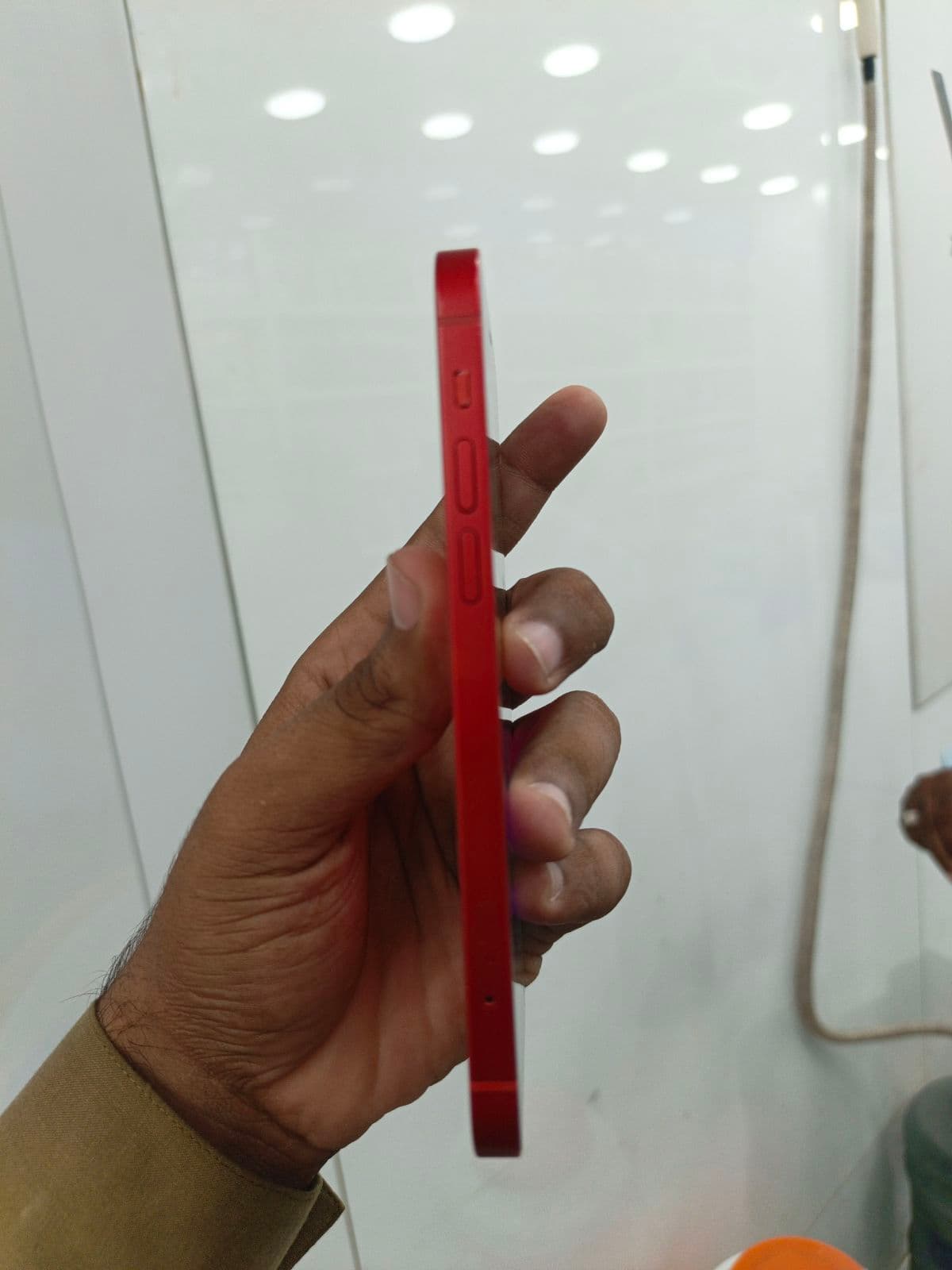 Apple iPhone 12 64GB in (PRODUCT)RED — photo 3