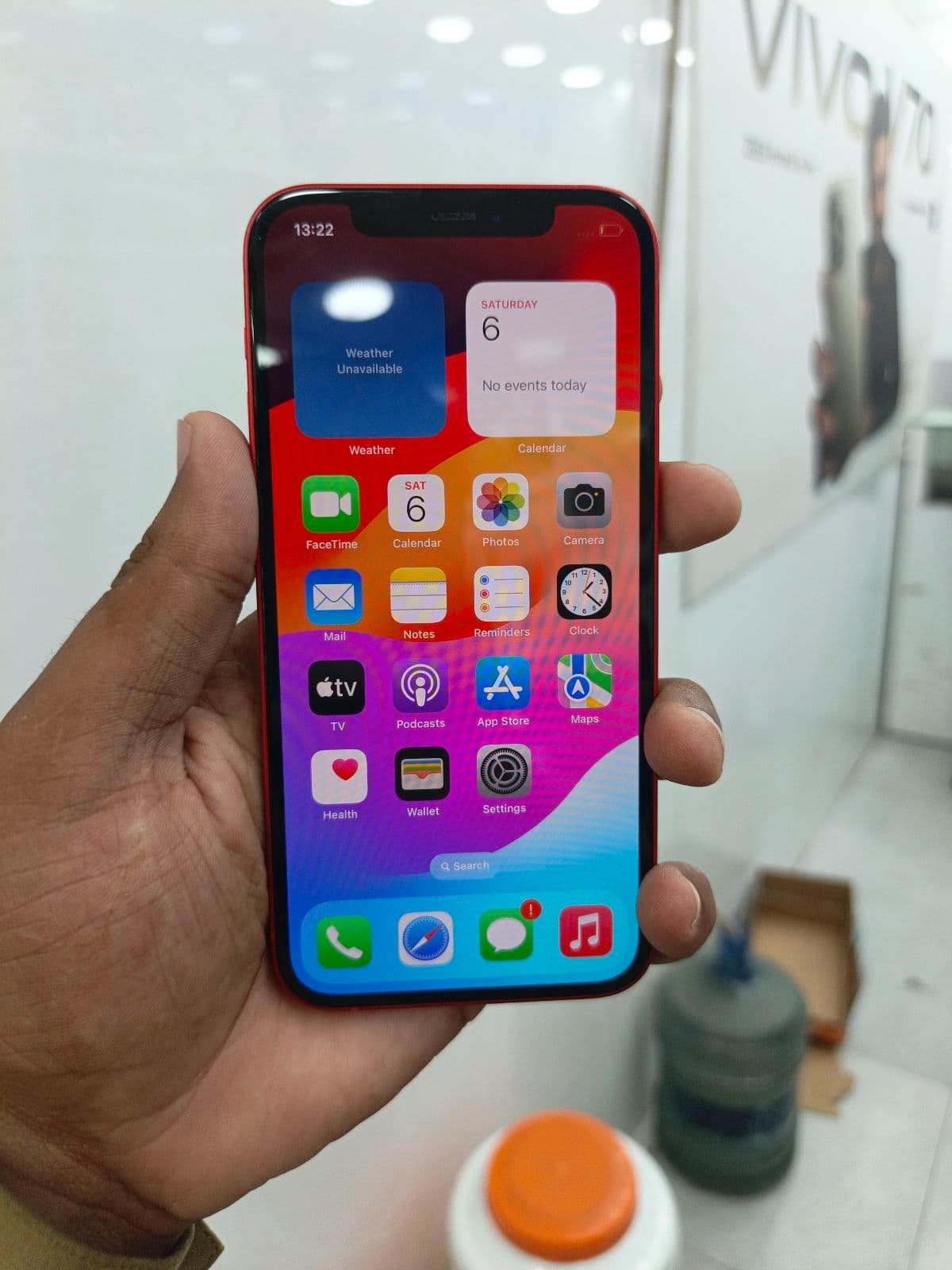Apple iPhone 12 64GB in (PRODUCT)RED — photo 2