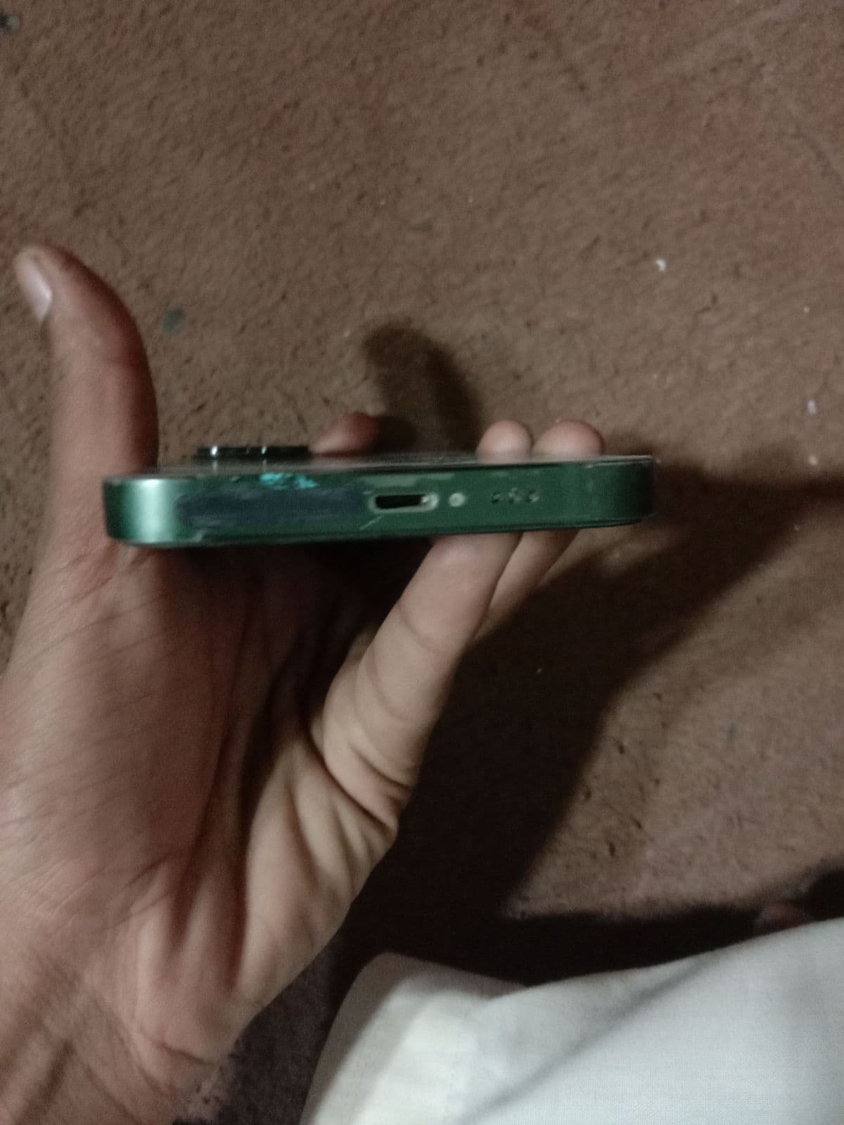 Apple iPhone 13 128GB in Green — photo 4