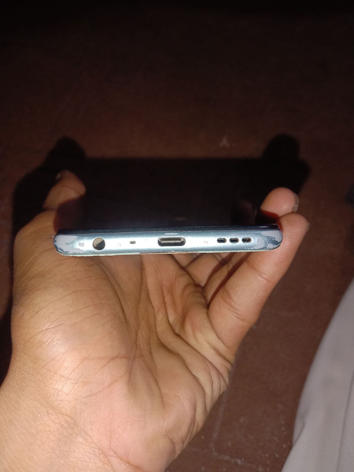 Oppo A76 4GB / 128GB in Glowing Blue — photo 3
