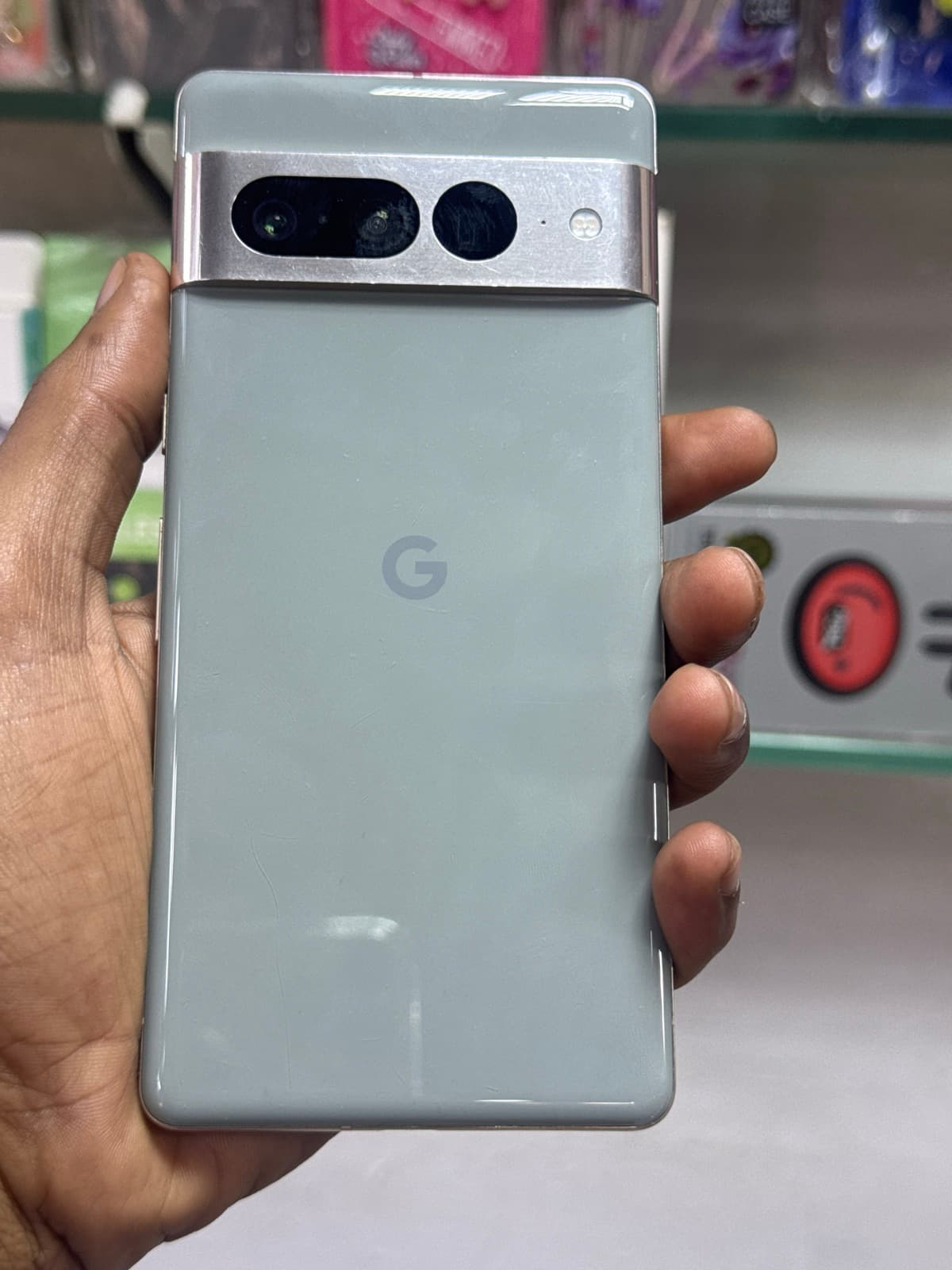 Google Pixel 7 Pro 12GB / 256GB in Hazel — photo 1