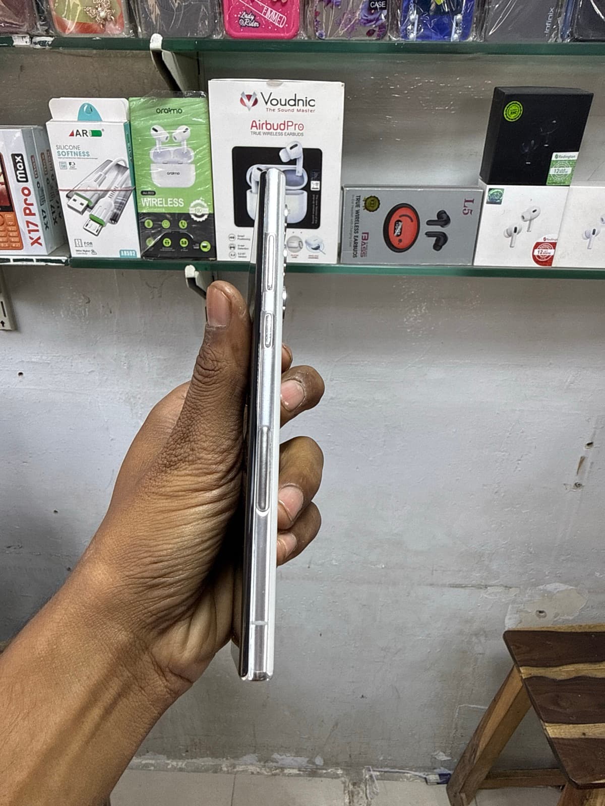 Samsung Galaxy S22 Ultra 12GB / 512GB in Phantom White — photo 4