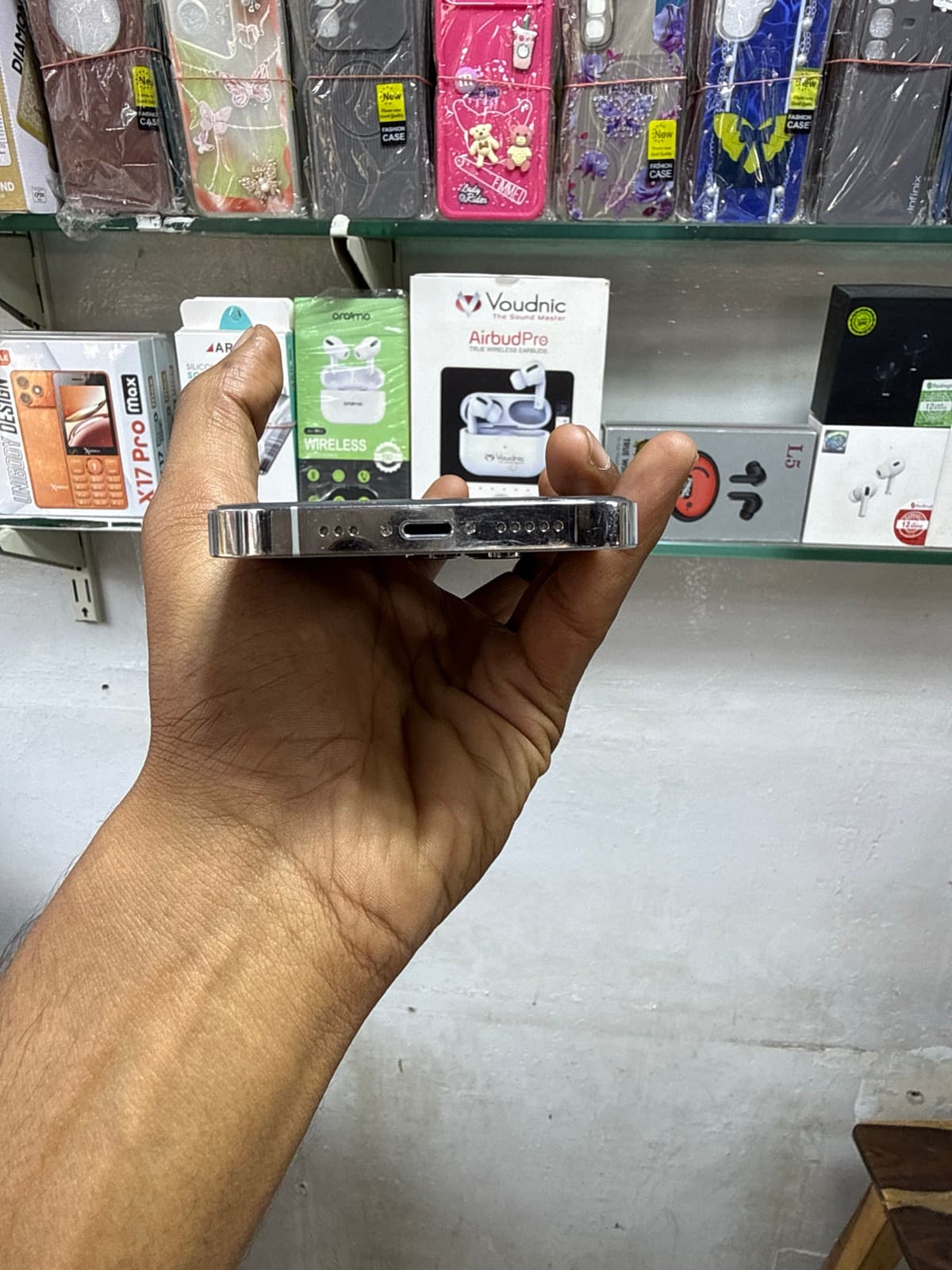 Apple iPhone 14 Pro 256GB in Silver — photo 3