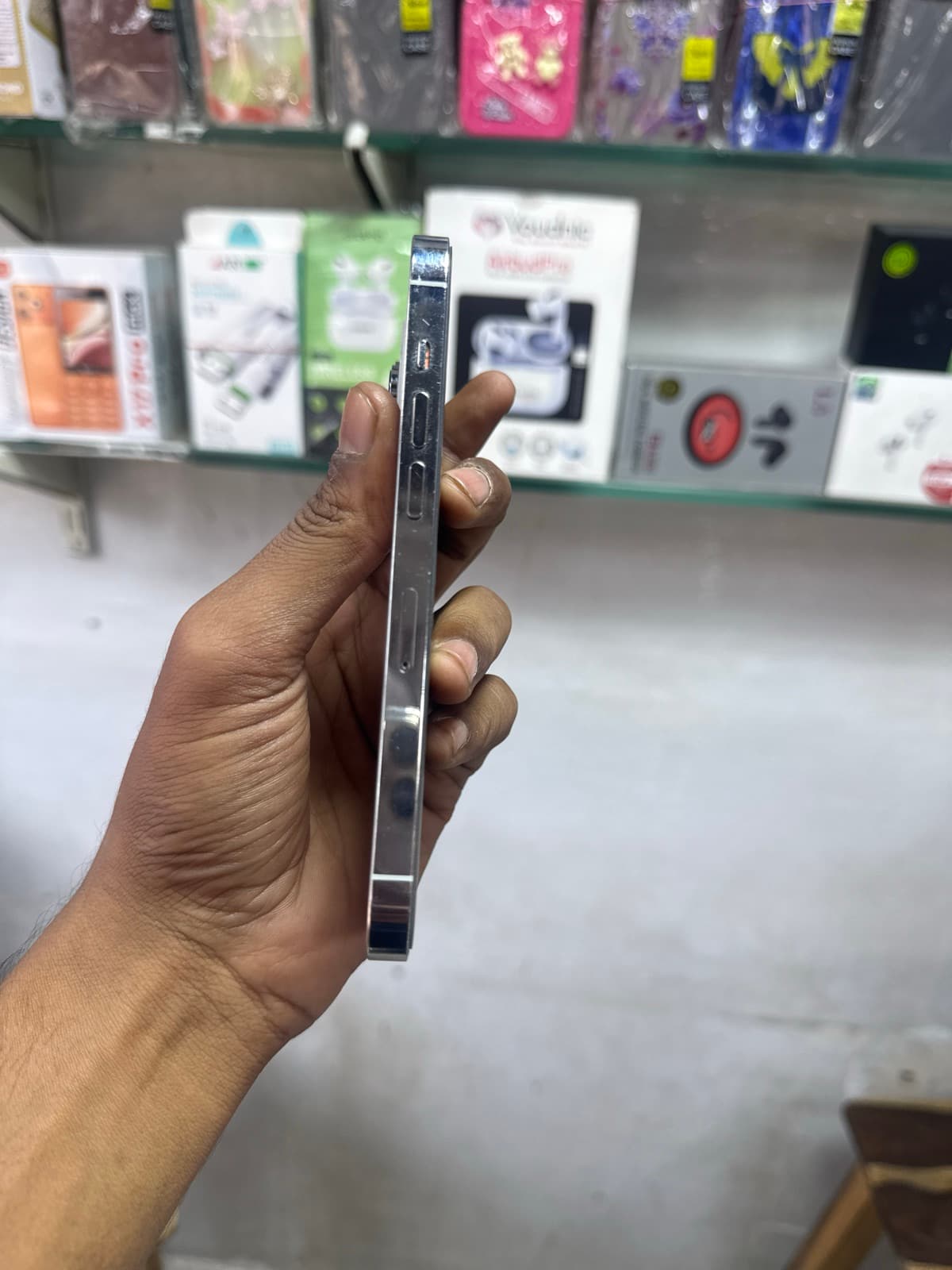 Apple iPhone 14 Pro 256GB in Silver — photo 4