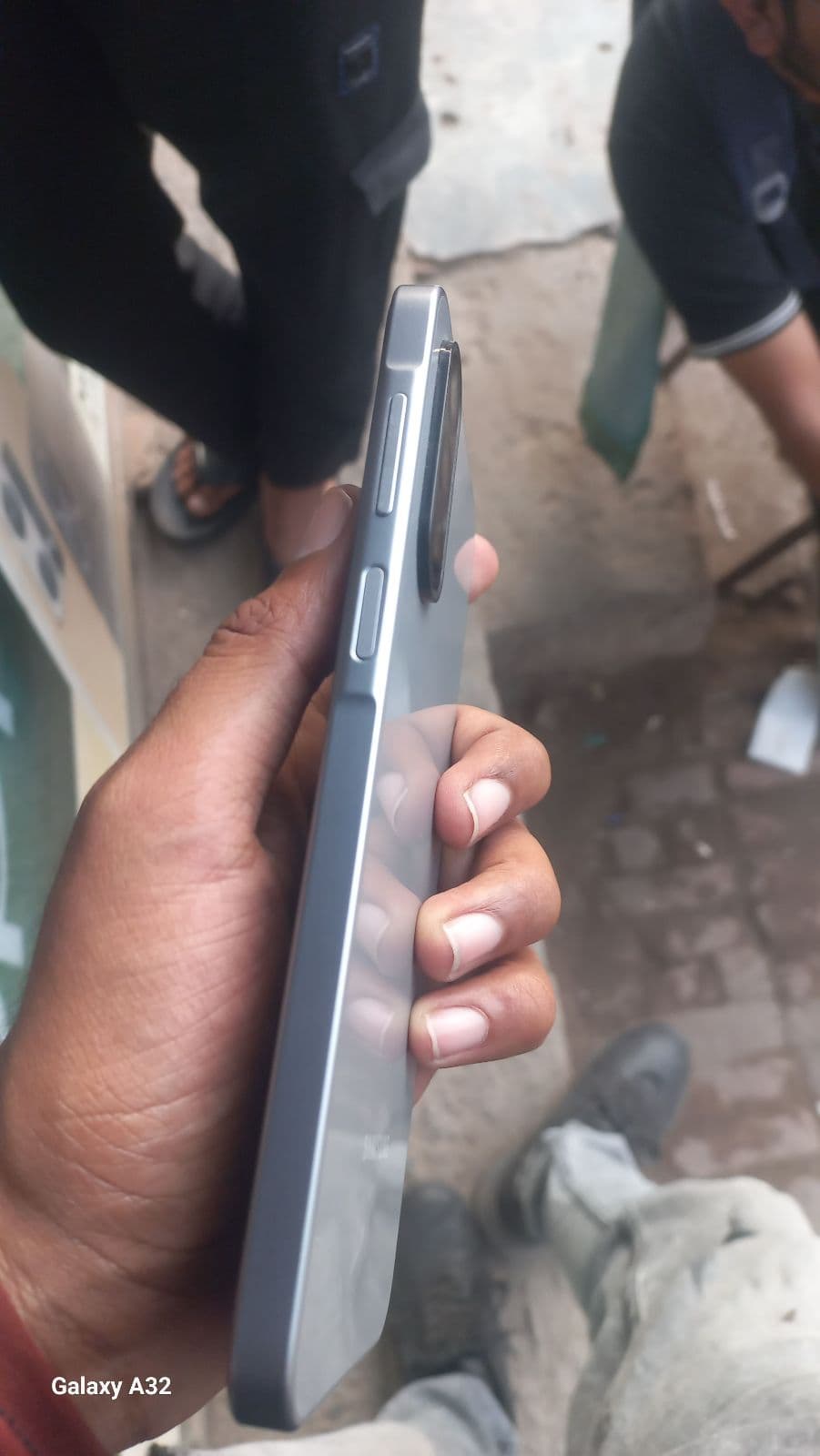 Samsung Galaxy A17 6GB / 128GB in Gray — photo 4