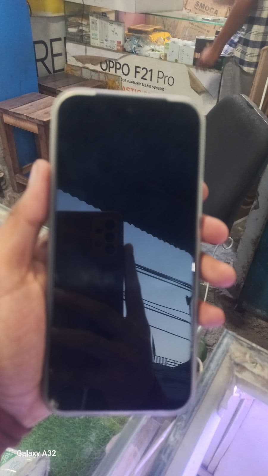 Realme C85 8GB / 128GB in Swan Black — photo 2