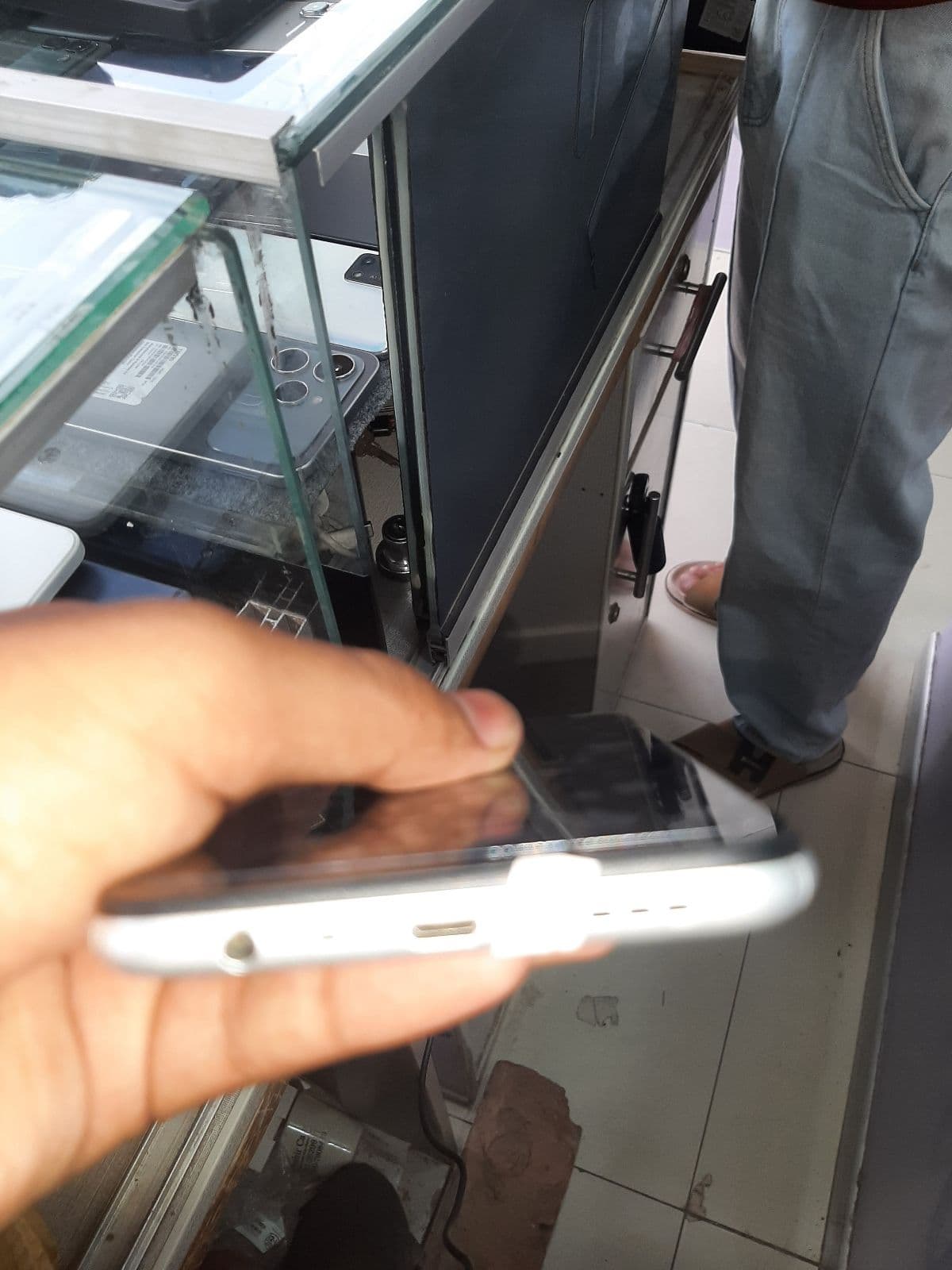 Oppo A15s 4GB / 128GB in Fancy White — photo 3