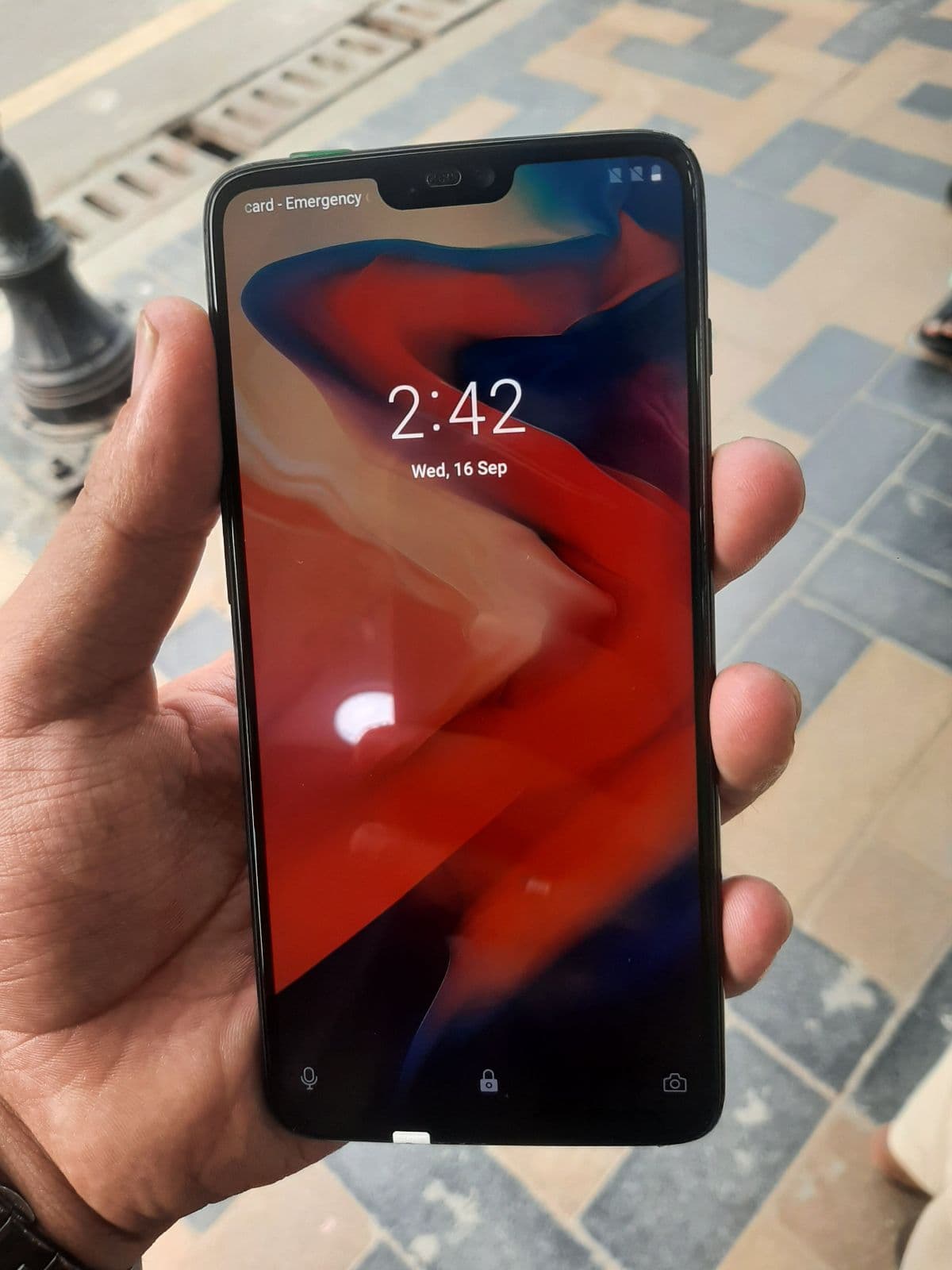 OnePlus 6 8GB / 128GB in Mirror Black — photo 2