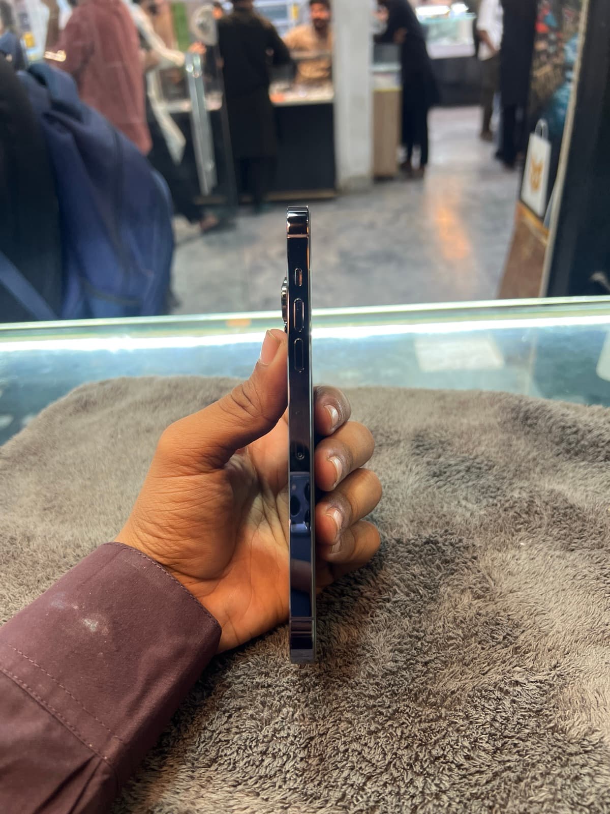 Apple iPhone 14 Pro Max 128GB in Deep Purple — photo 3