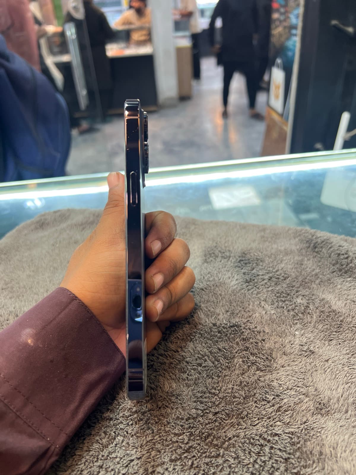 Apple iPhone 14 Pro Max 128GB in Deep Purple — photo 4