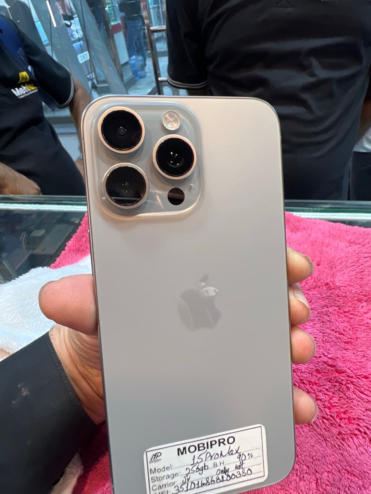 iPhone 15 Pro Max · 256GB