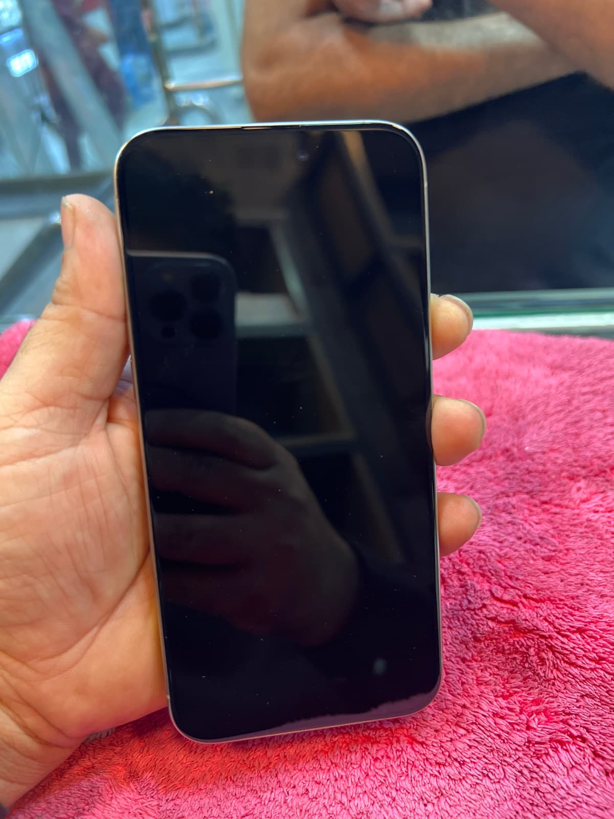 Apple iPhone 15 Pro Max 256GB in Natural Titanium — photo 2