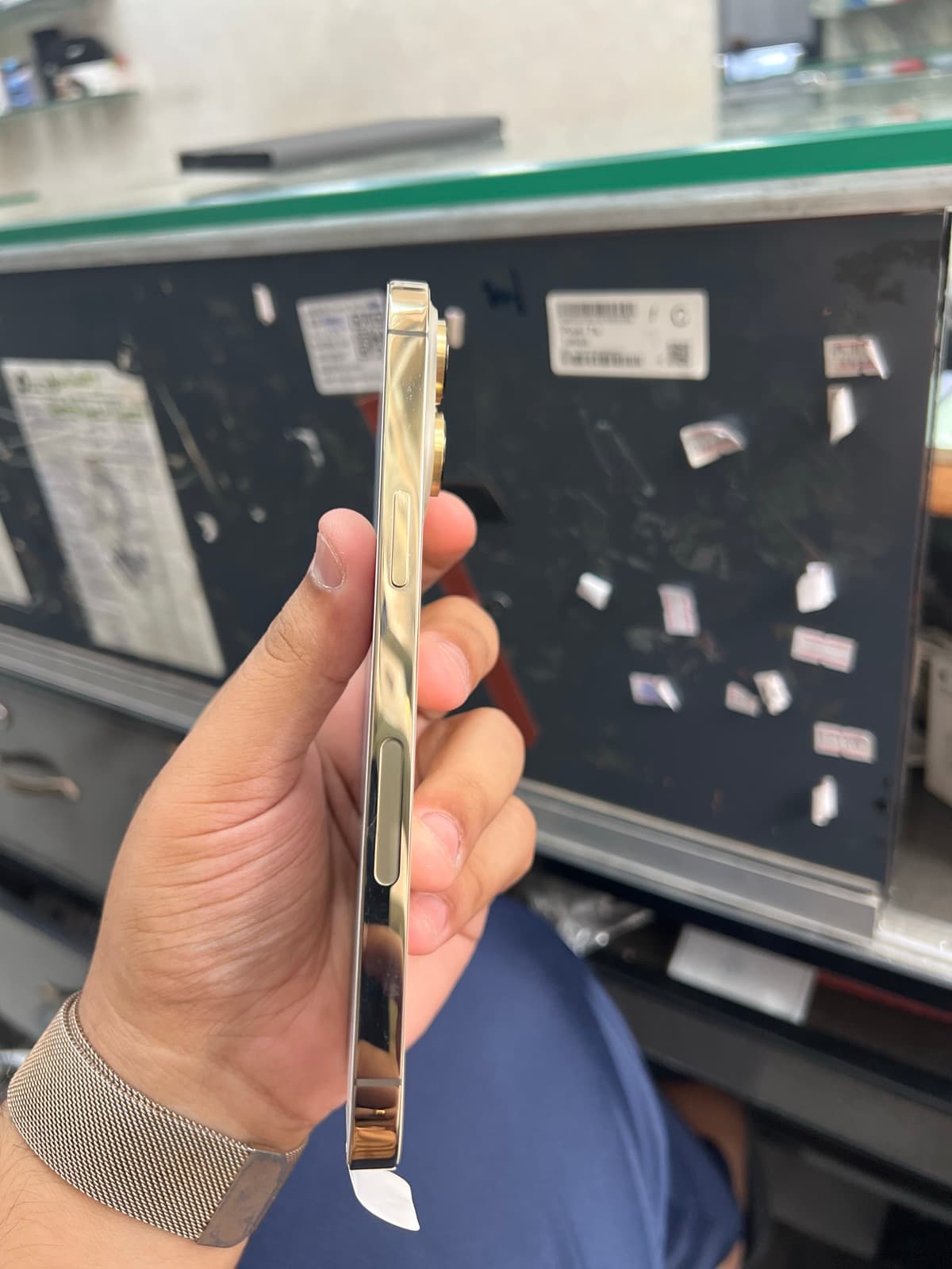 Apple iPhone 14 Pro Max 128GB in Gold — photo 3