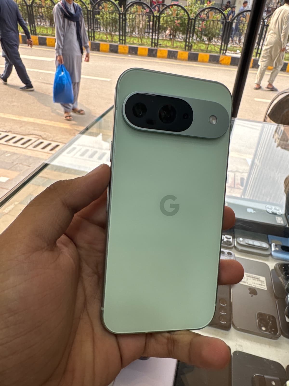 Pixel 9 · 12GB / 128GB