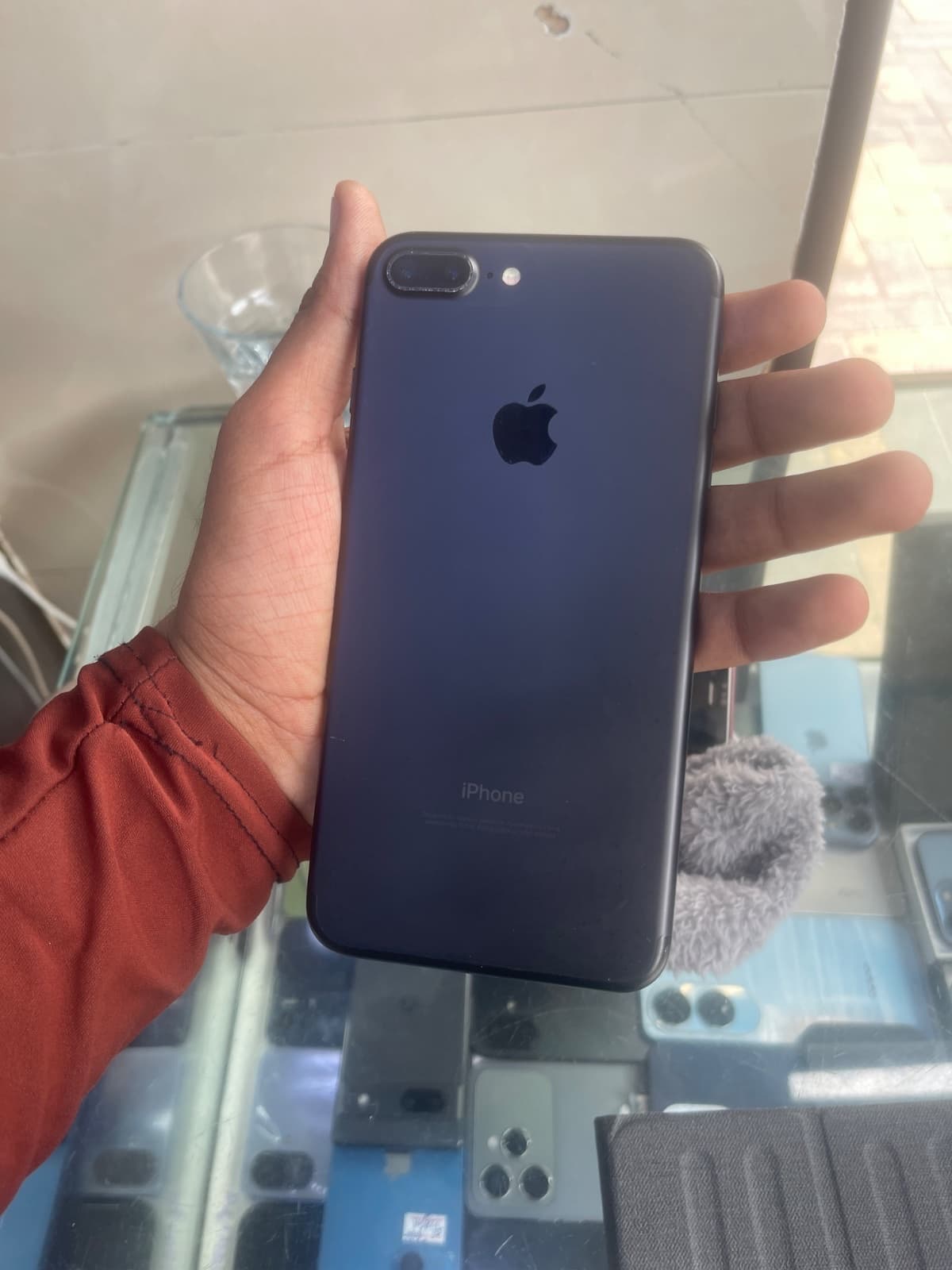 iPhone 7 Plus · 32GB