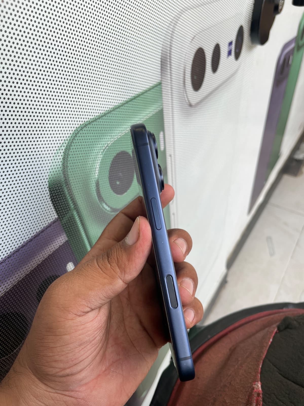 Apple iPhone 17 Pro 256GB in Deep Blue — photo 2