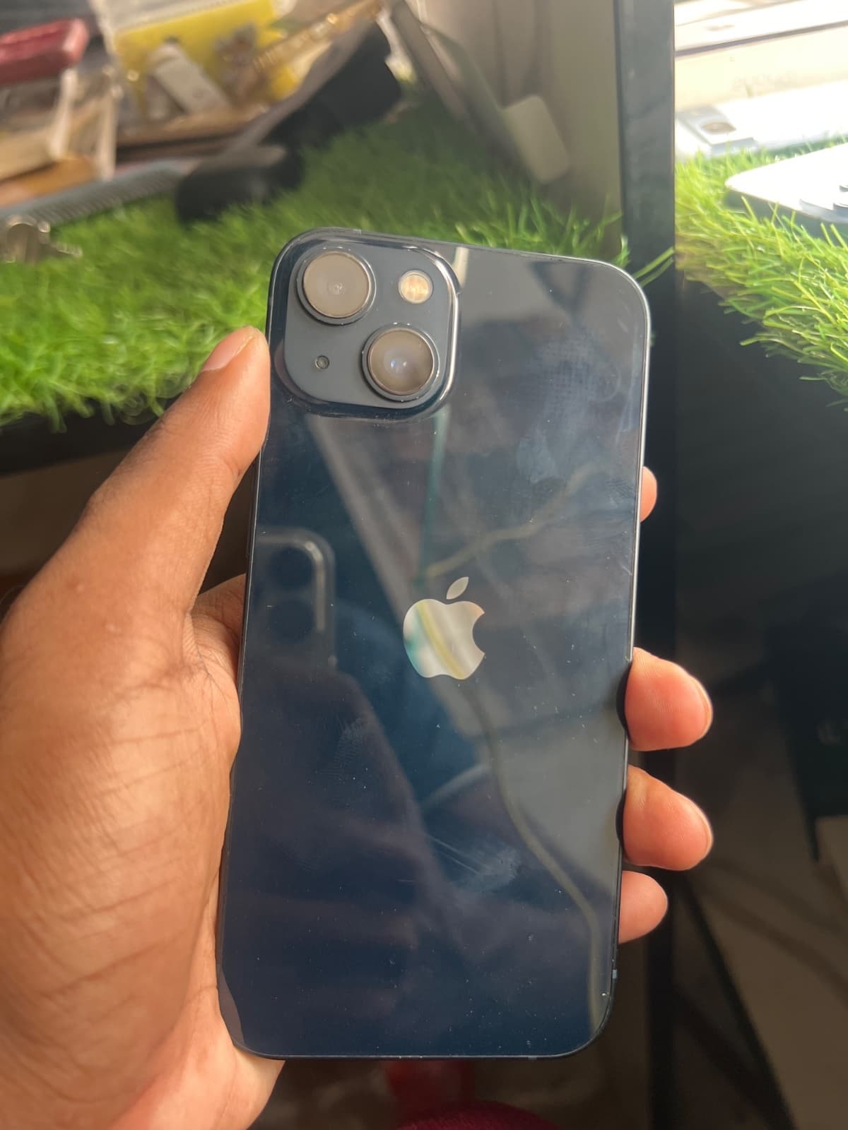 Apple iPhone 13 128GB in Midnight — photo 1