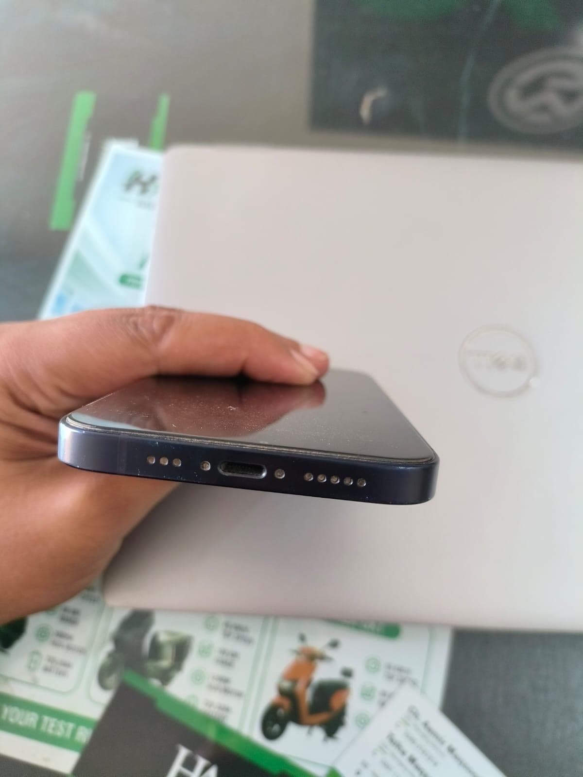 Apple iPhone 12 64GB in Black — photo 2