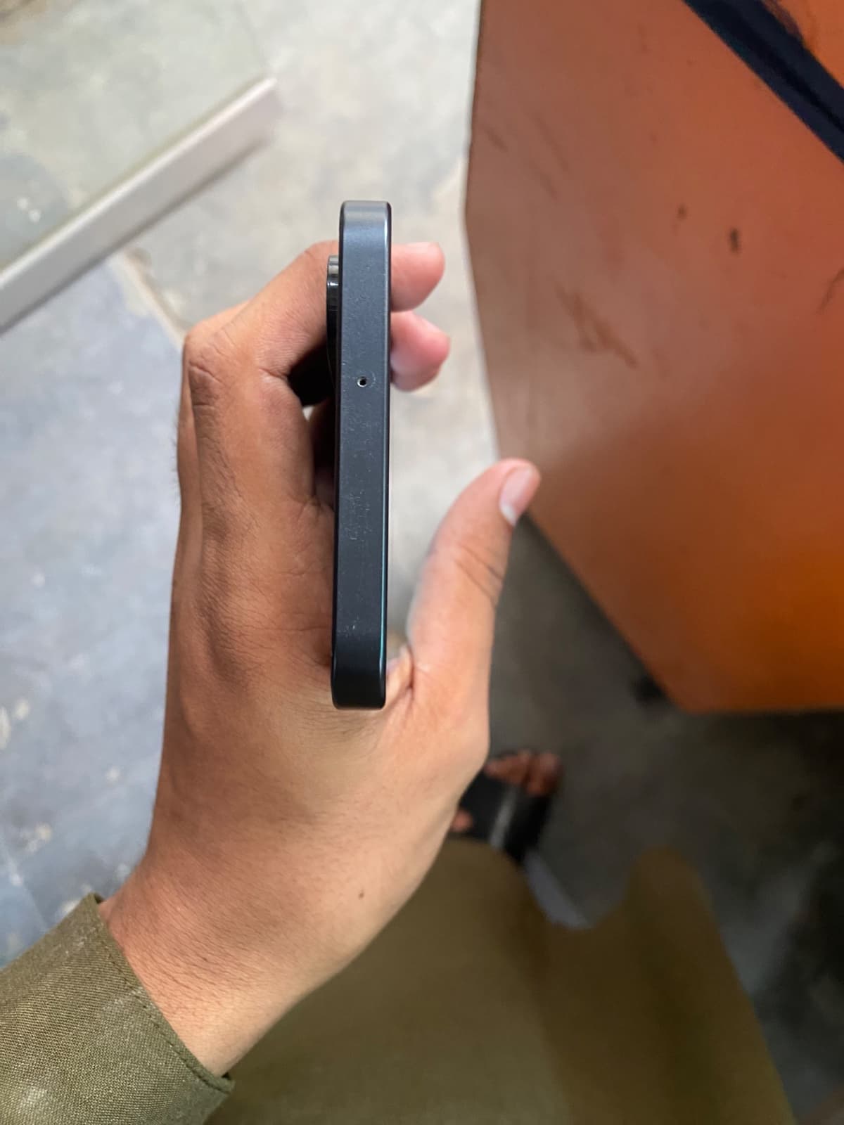 Samsung Galaxy A17 8GB / 256GB in Black — photo 3