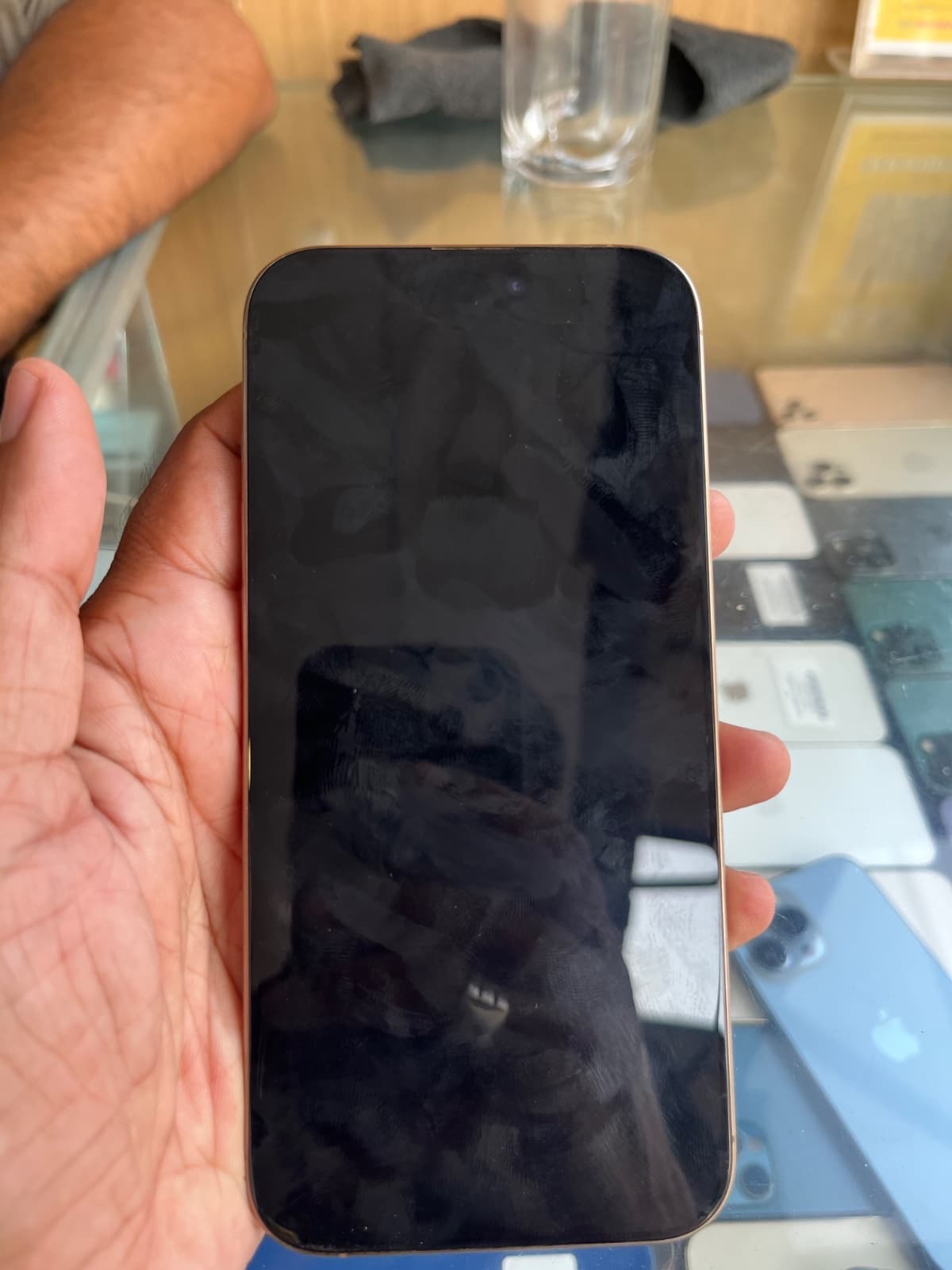 Apple iPhone 16 Pro Max 256GB in Desert Titanium — photo 4