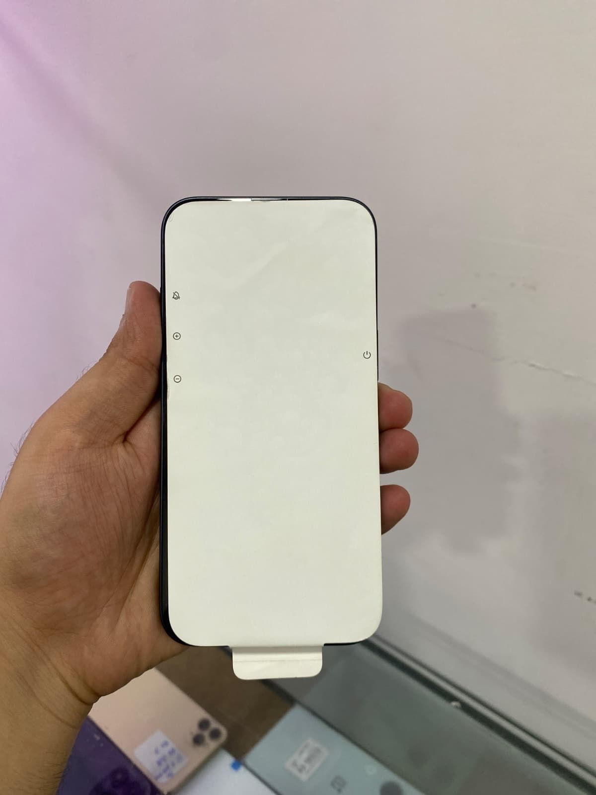 Apple iPhone 13 128GB in Midnight — photo 3