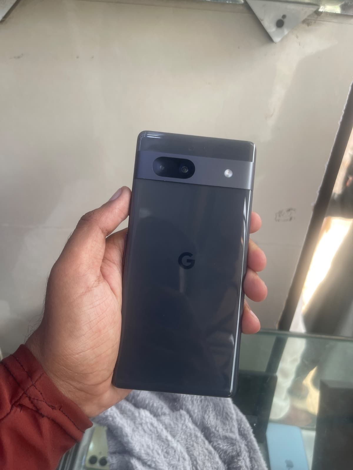 Google Pixel 7a 8GB / 128GB in Charcoal — photo 1