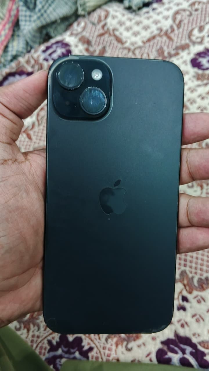 Apple iPhone 15 Plus 128GB in Black — photo 3