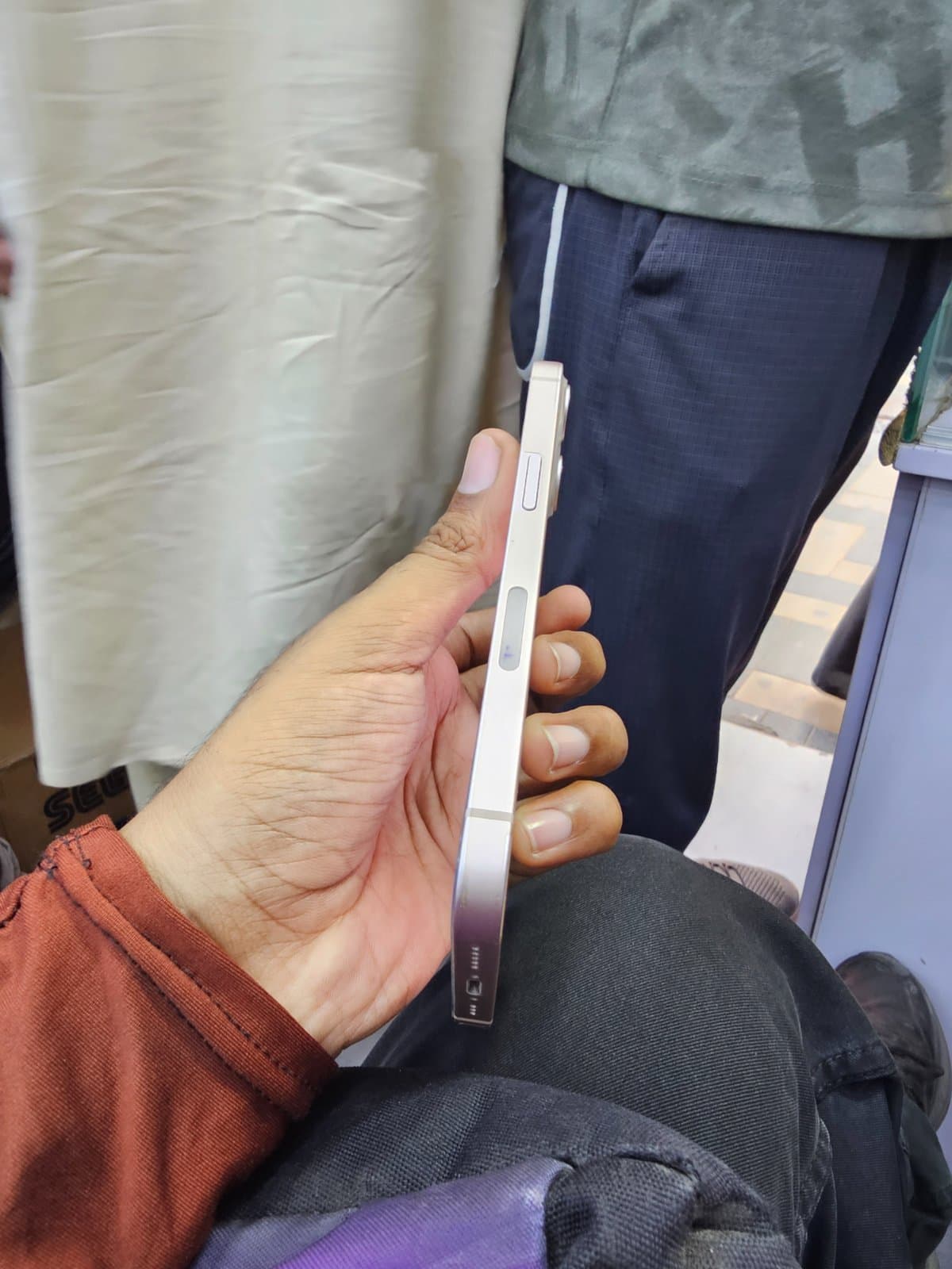 Apple iPhone 13 128GB in Pink — photo 2