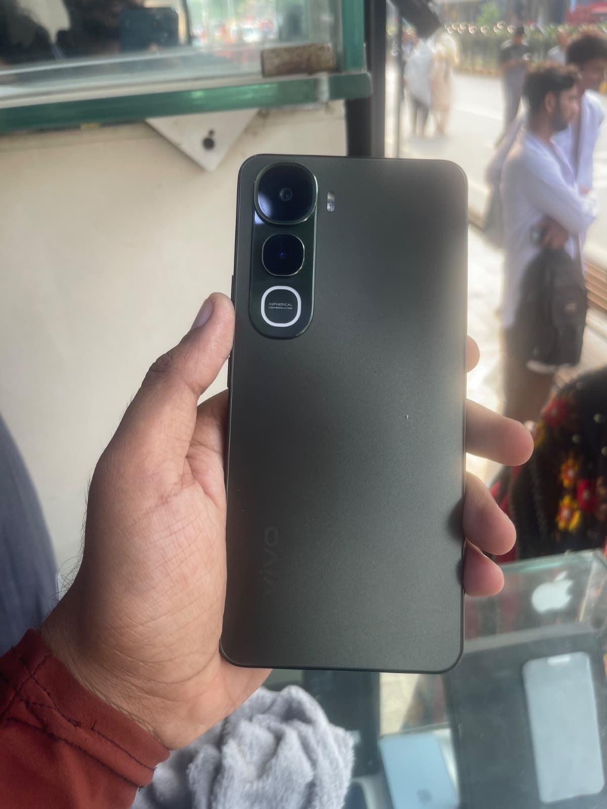 Vivo Y400 5G · 8GB / 256GB
