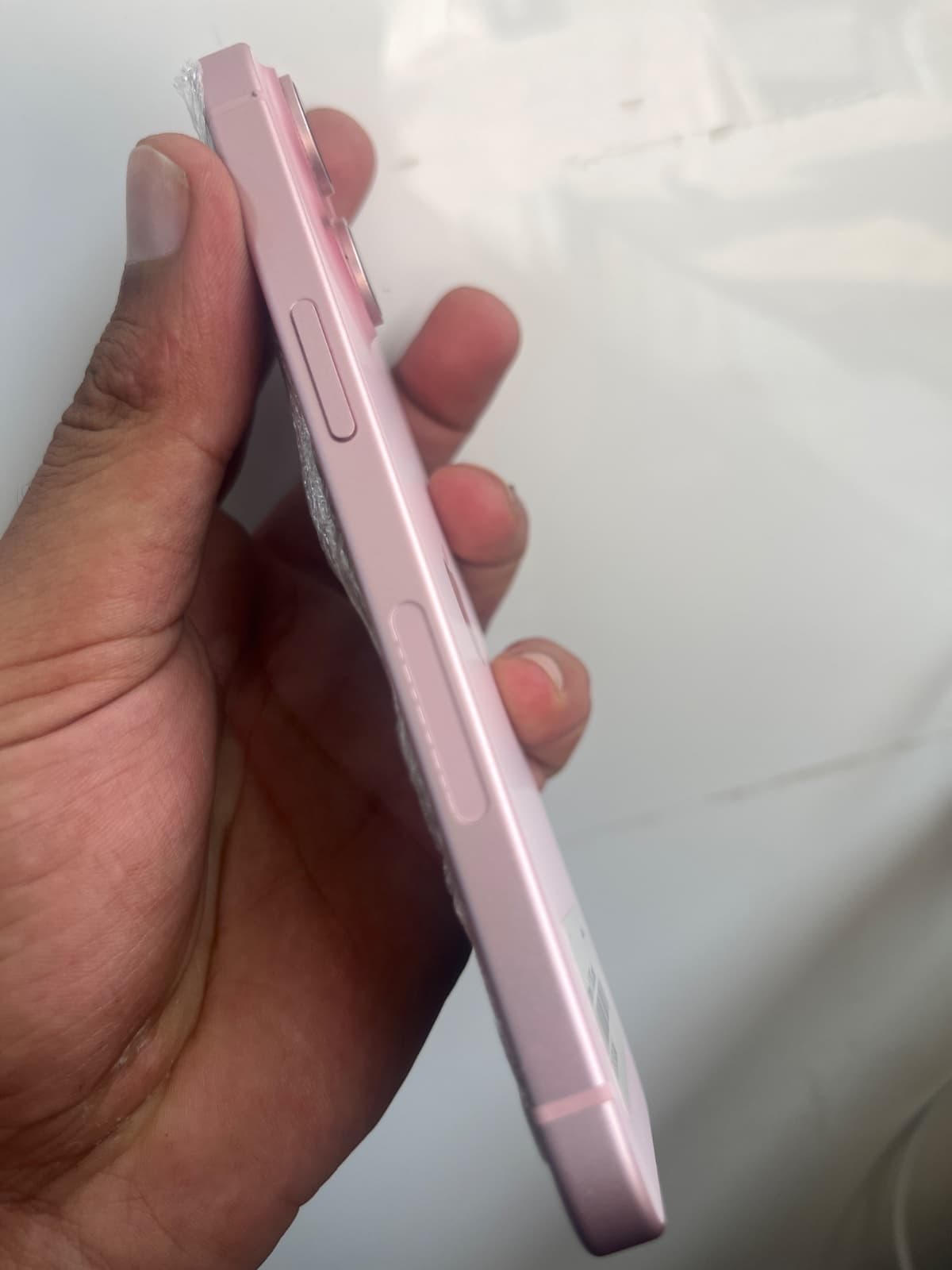 Apple iPhone 15 128GB in Pink — photo 2