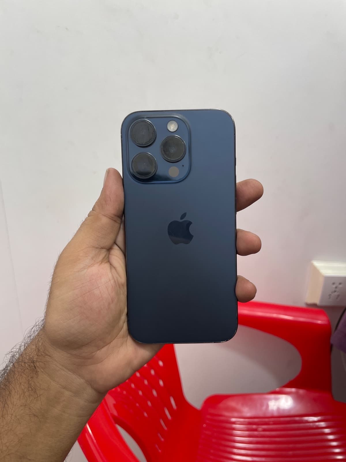 Apple iPhone 15 Pro 128GB in Blue Titanium — photo 2