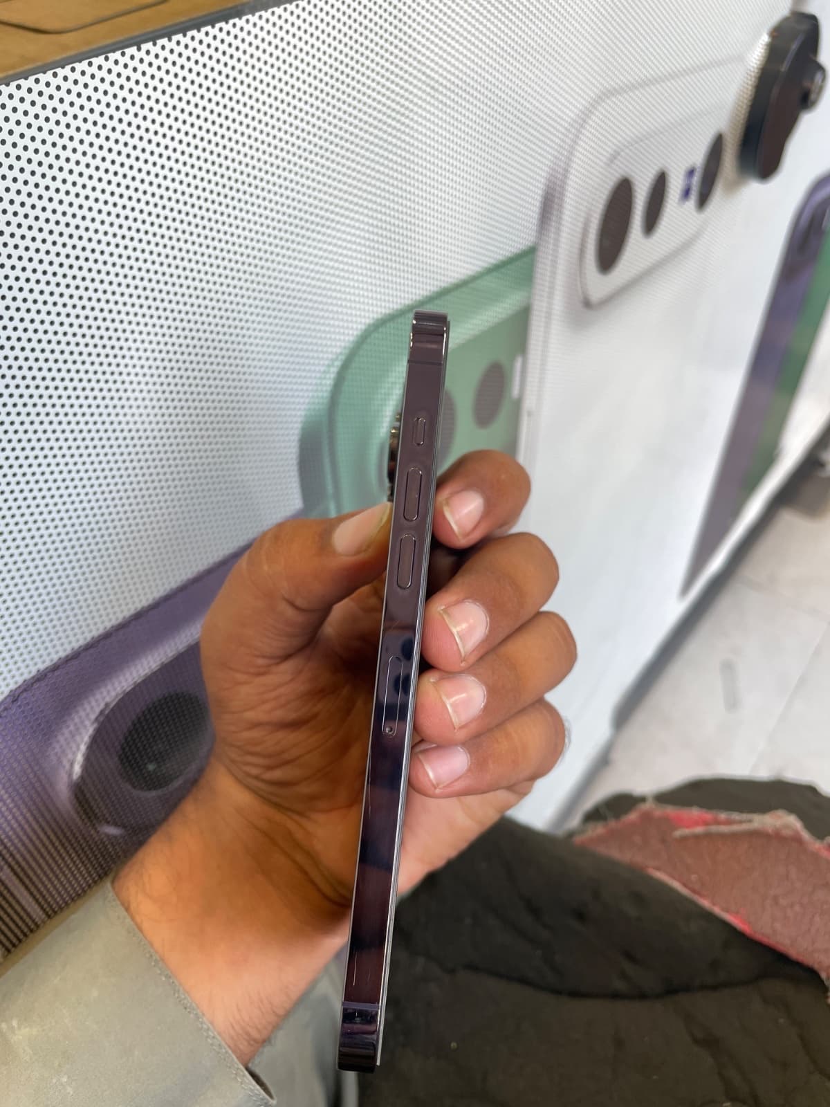 Apple iPhone 14 Pro Max 256GB in Deep Purple — photo 3