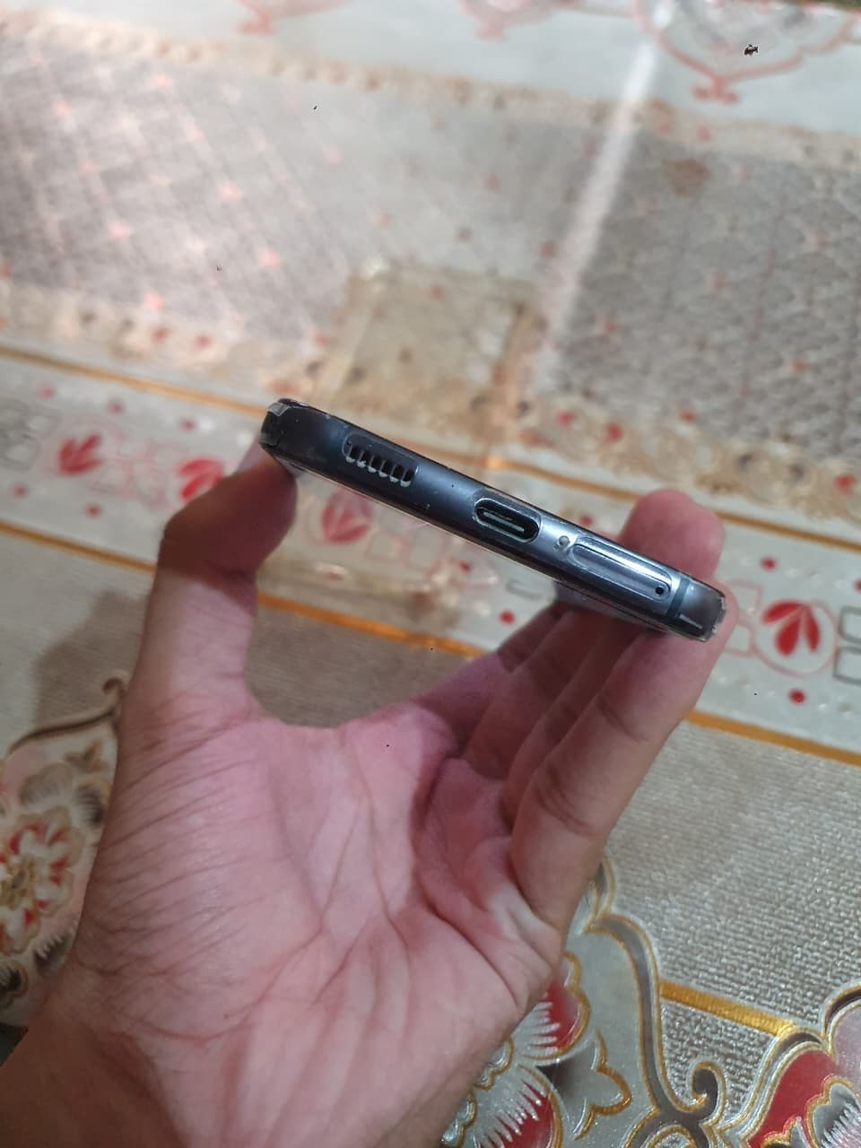 Samsung Galaxy S22 8GB / 128GB in Phantom Black — photo 3