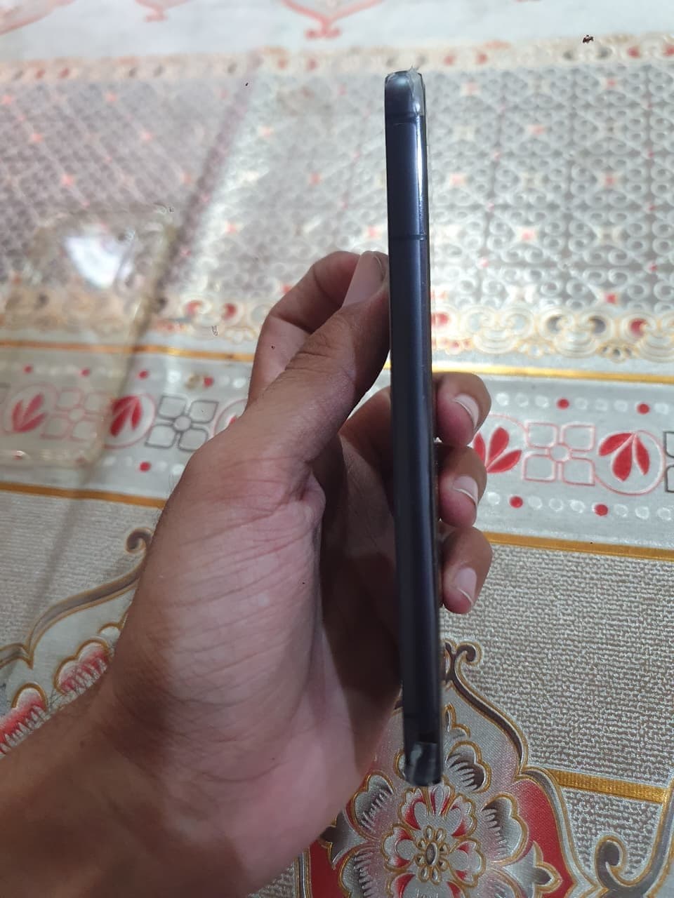 Samsung Galaxy S22 8GB / 128GB in Phantom Black — photo 4