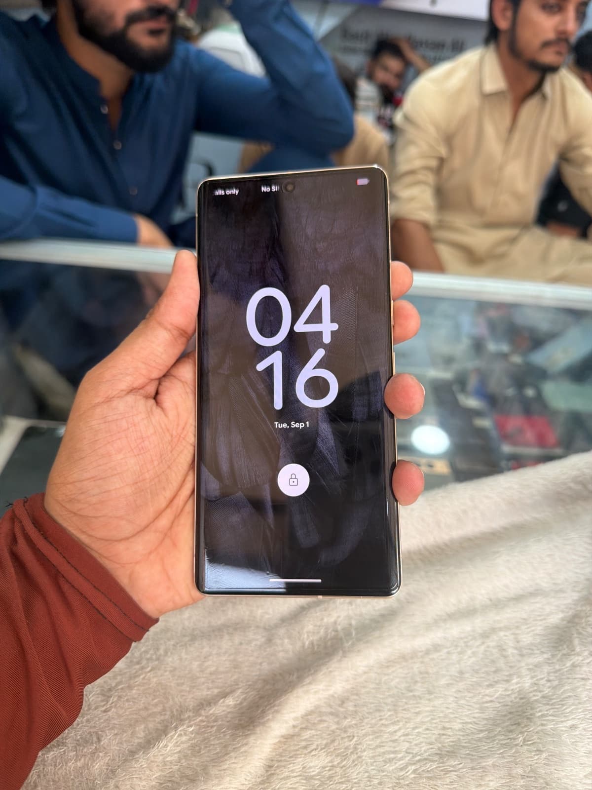 Google Pixel 7 Pro 12GB / 256GB in Hazel — photo 2